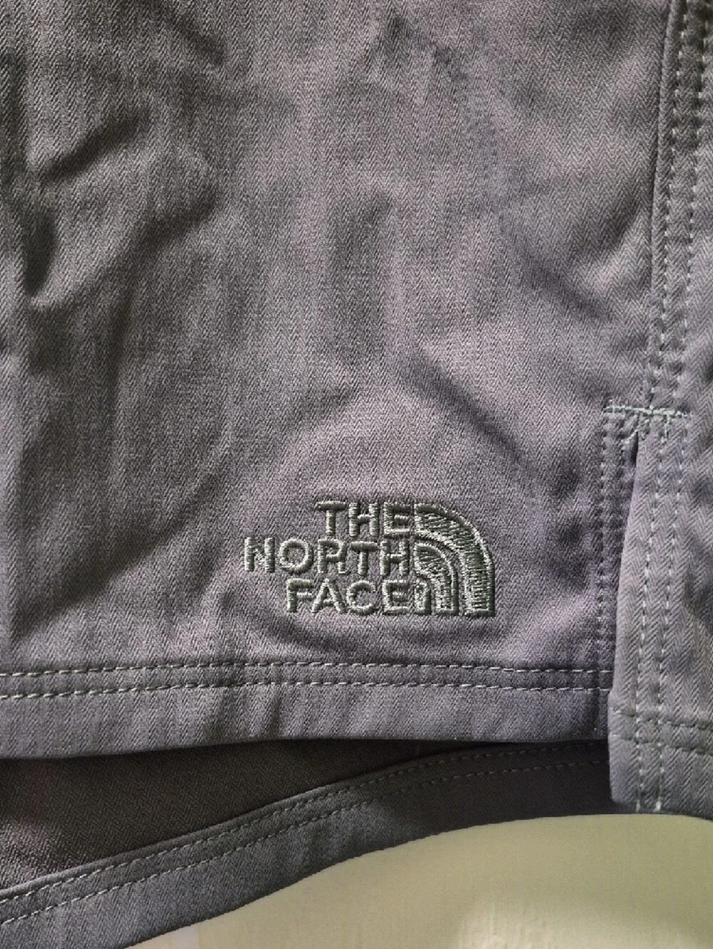 The North Face Aphrodite Shorts, Sz L, Duck Green, Regular Fit, Long Inseam - Picture 2 of 9